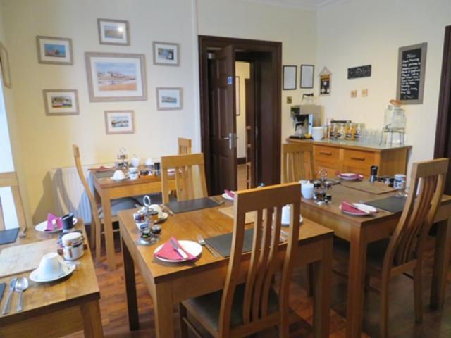 The Prince Llewelyn B&B Aberffraw ภายนอก รูปภาพ